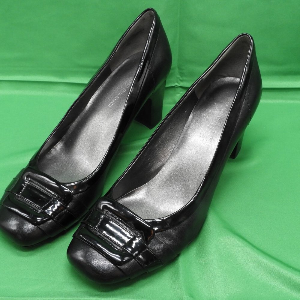 Bandolino Black Patent Leather Work Pumps size 10 M.